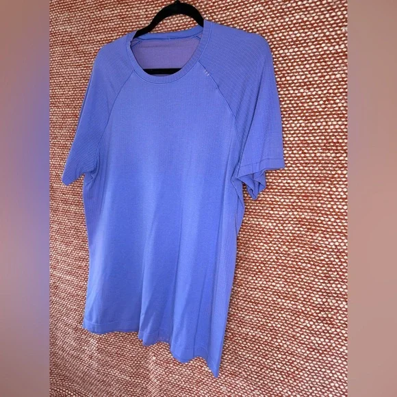 Lululemon Men's Short Sleeve Tee - Picture 2 of 8